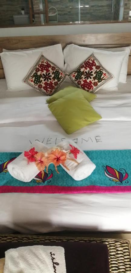 Ocean Bird & Wanita's Self Catering * Pointe Au Sel