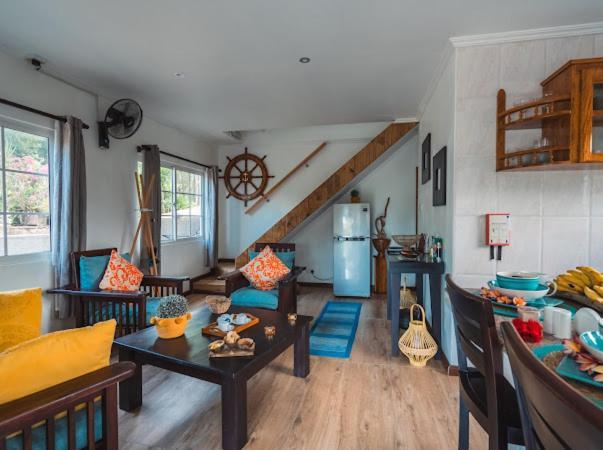 Chalet Ocean Bird & Wanita's Self Catering