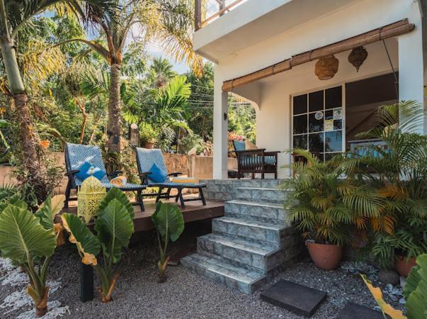 Ocean Bird & Wanita's Self Catering *