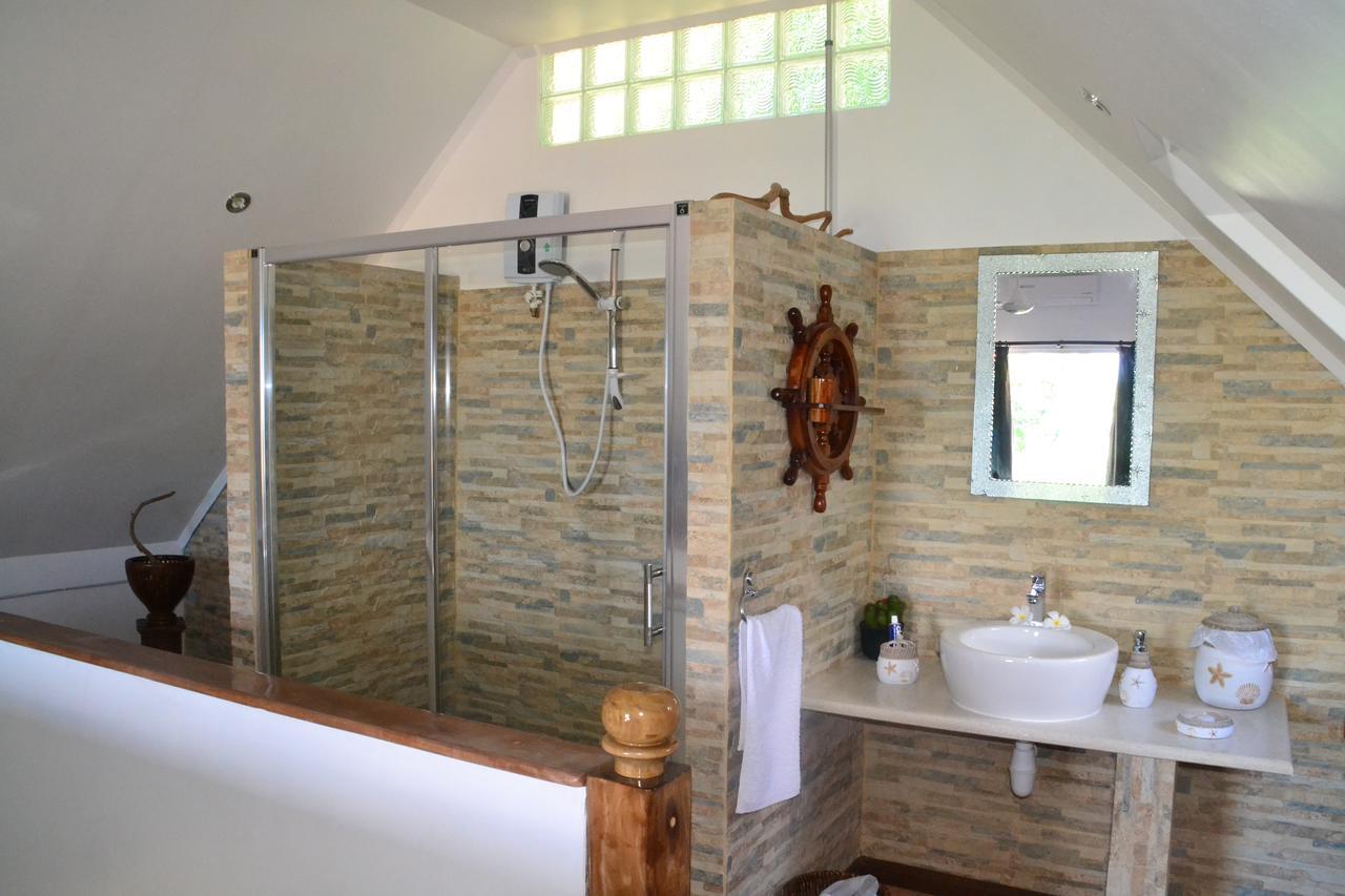 Ocean Bird & Wanita's Self Catering * Pointe Au Sel
