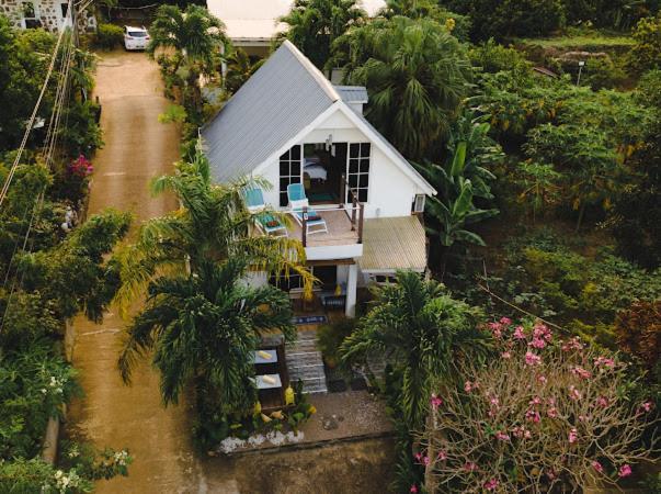 Ocean Bird & Wanita's Self Catering *