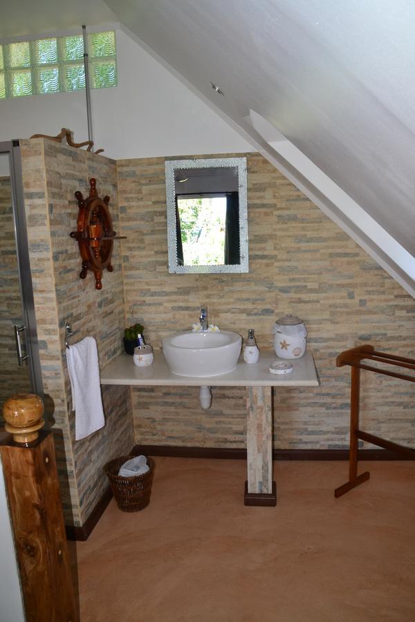 Ocean Bird & Wanita's Self Catering Pointe Au Sel